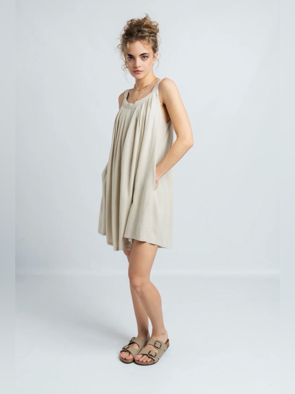 Just In Time Jumpsuit
Hunter & Brown Co. Linen blend baggy comfort beachy summer